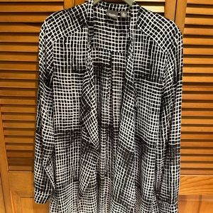 09. WOMENS CHICO’S 2/L DETAIL TOP